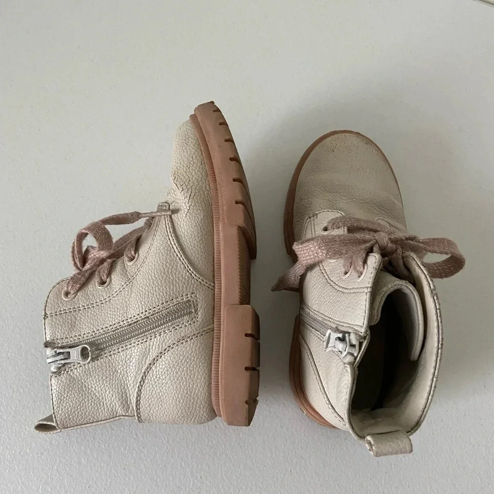 Cat & Jack‎ girl’s Amaya combat boots — size 11